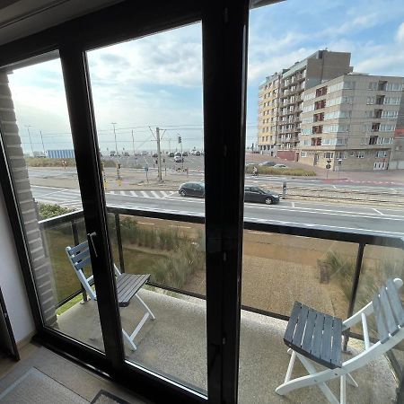 Frontaal Zeezicht In Appartement De Strandjutter Oostende Exteriör bild