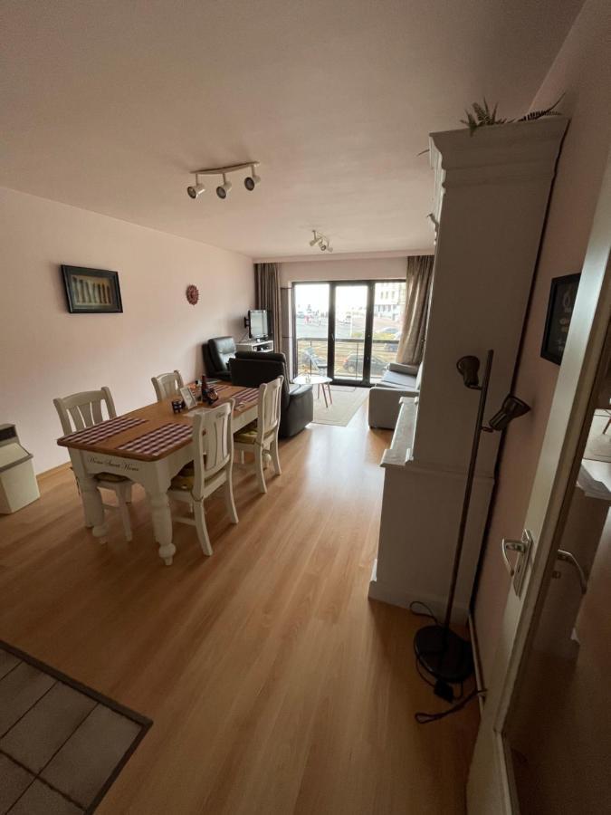 Frontaal Zeezicht In Appartement De Strandjutter Oostende Exteriör bild