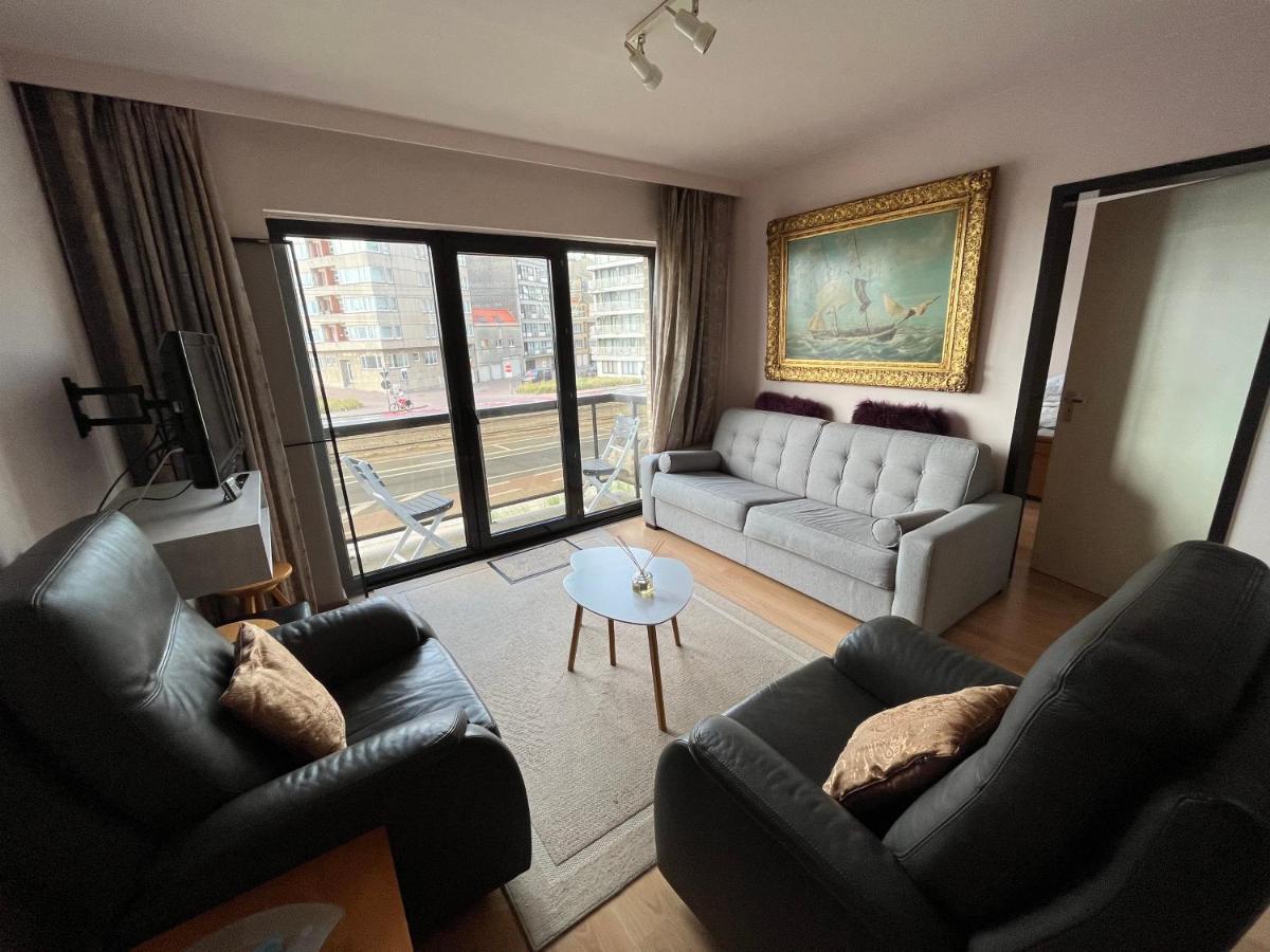 Frontaal Zeezicht In Appartement De Strandjutter Oostende Exteriör bild